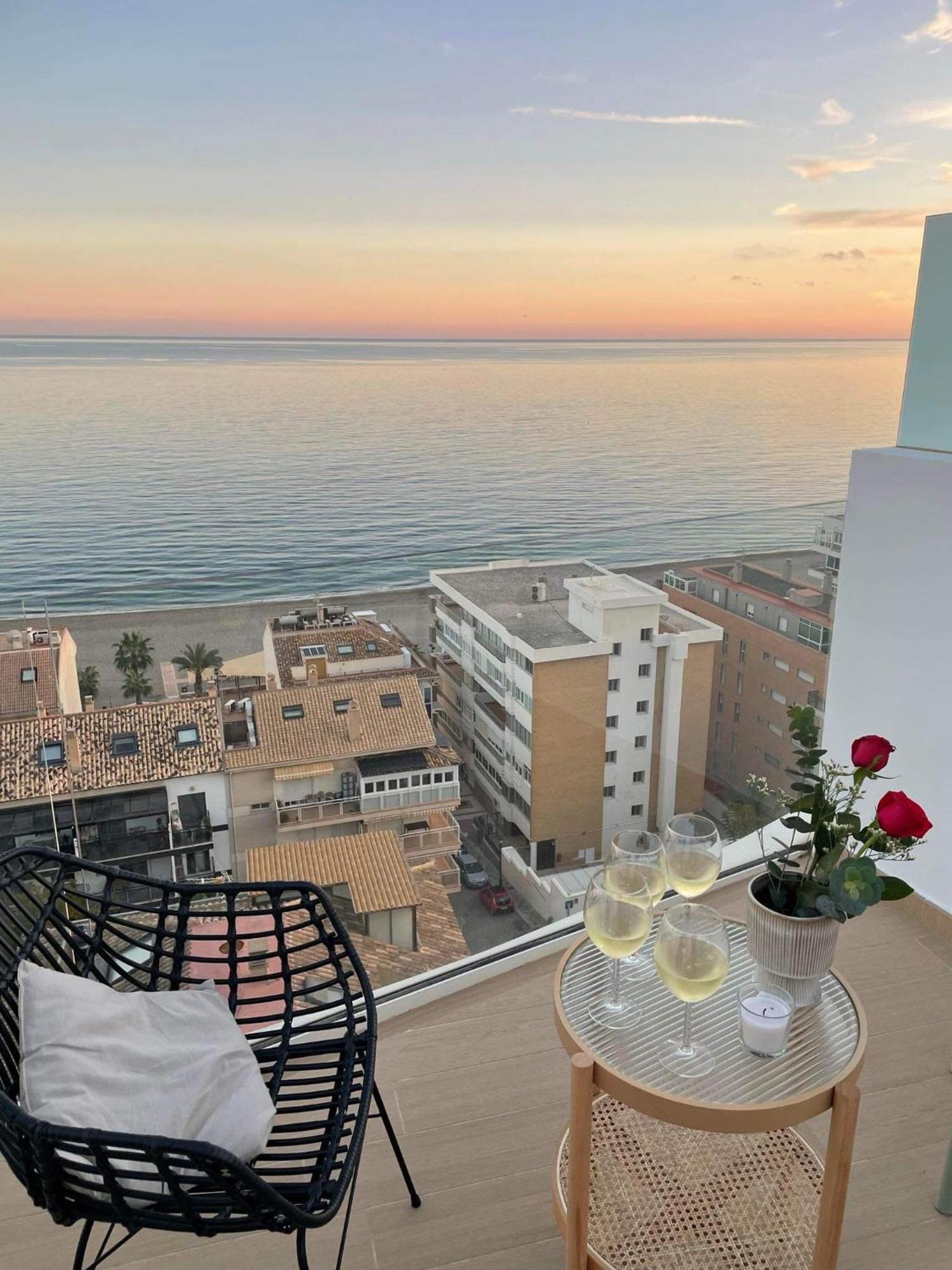 Panoramic Seaview Penthouse The Wave Huoneisto *